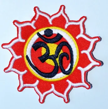(5 kos) Sonce JOGA Aum om infinity hindujski indijski LOTUS retro hipi Železa Na obliž ( približno 7,5 cm)