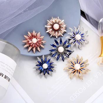 Uer Bohemia Slog Žensk Cvetje Broška Občutljivo Multicolor Stekla Crystal Akrilna Pearl Plašč, Jopica Zatiči 2021 Modni Nakit